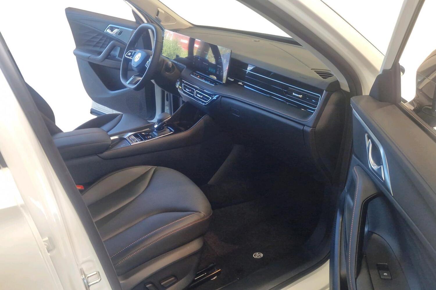 MG HS vaihtoauto