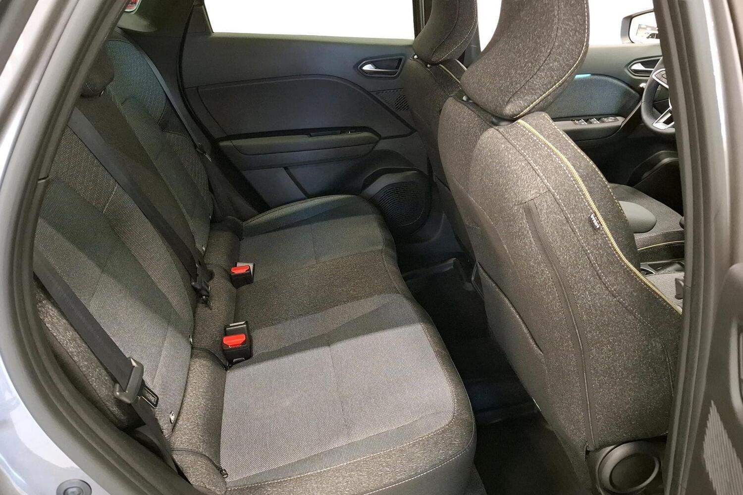 Mitsubishi Grandis vaihtoauto