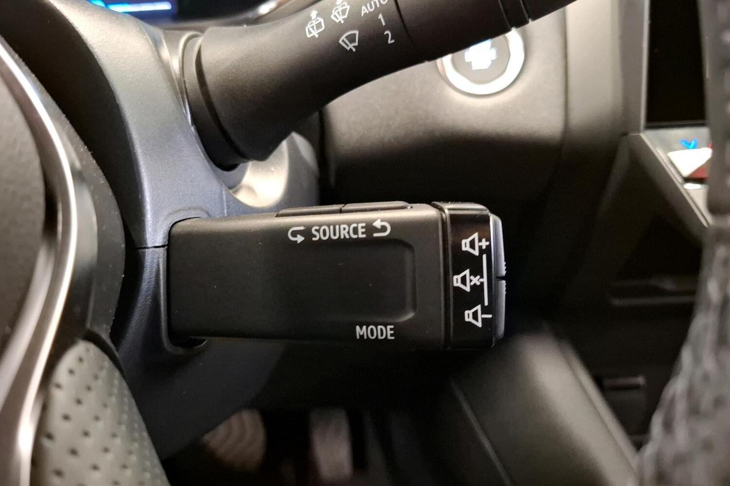 Mitsubishi Grandis vaihtoauto