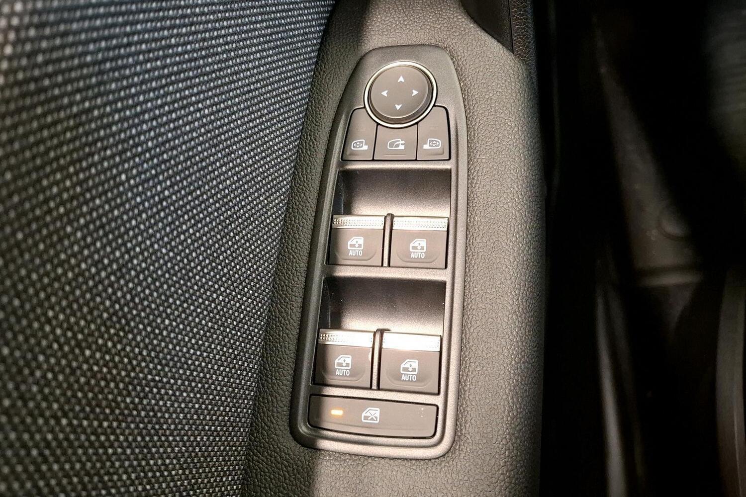 Mitsubishi Grandis vaihtoauto