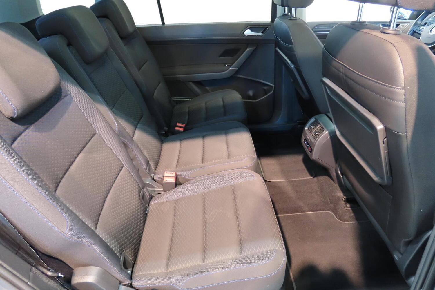 Volkswagen Touran vaihtoauto