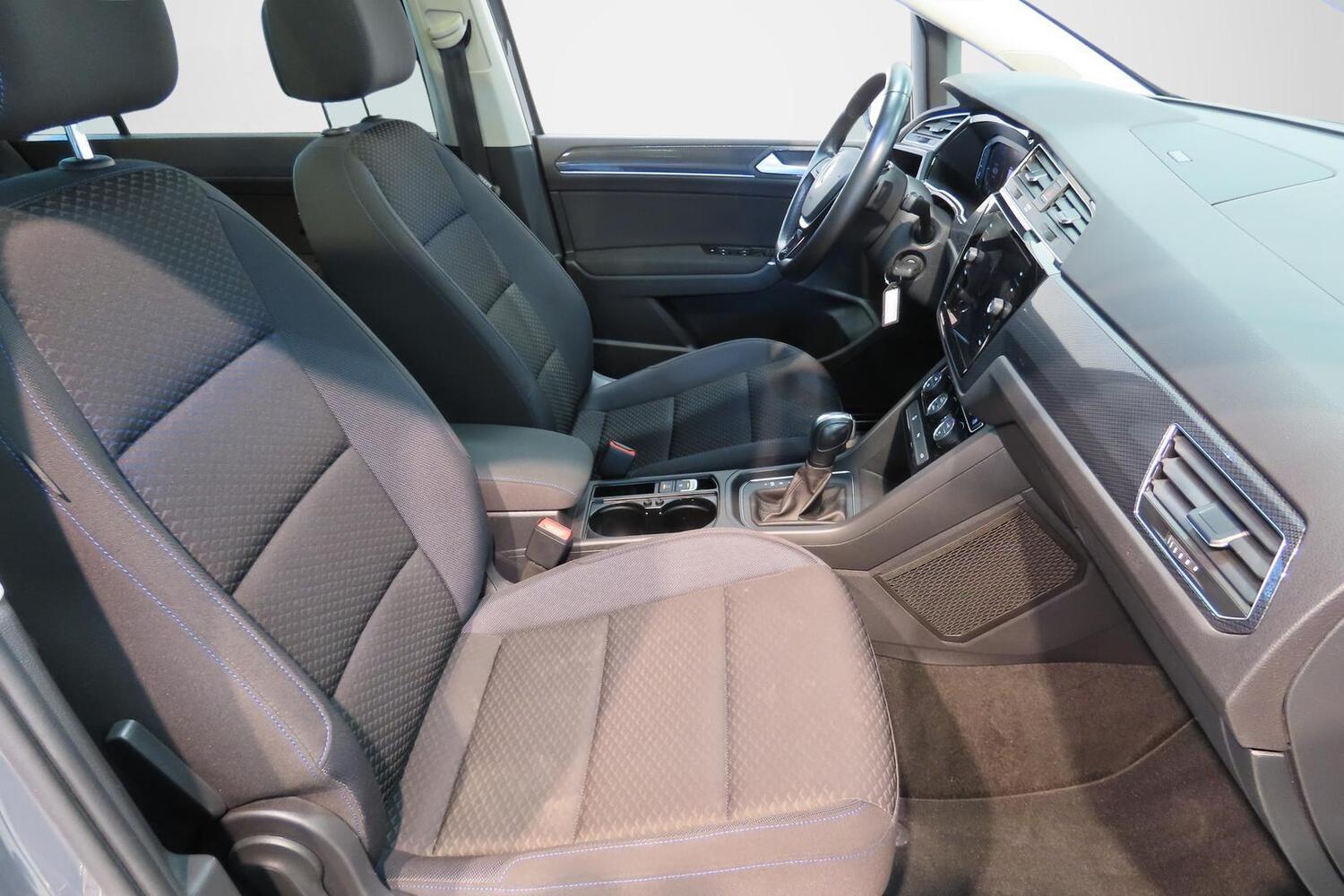 Volkswagen Touran vaihtoauto