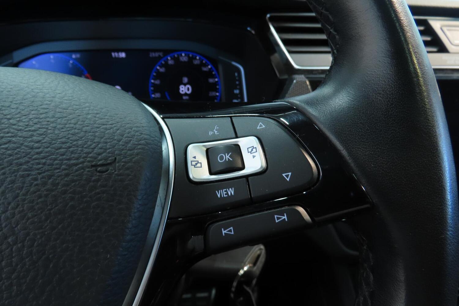 Volkswagen Touran vaihtoauto
