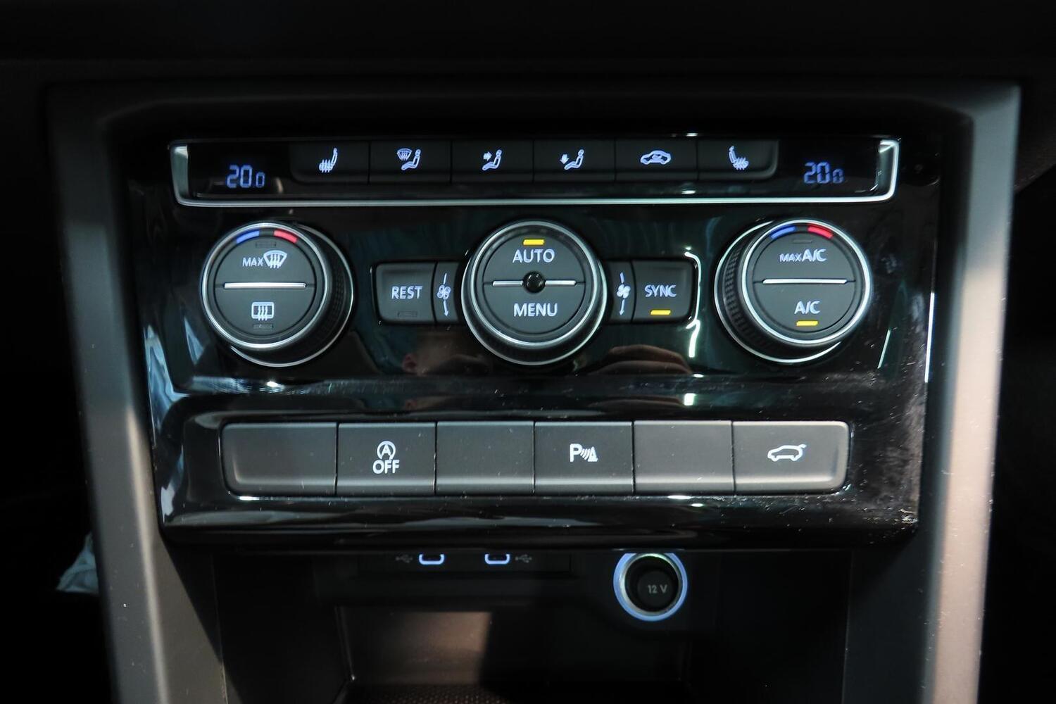 Volkswagen Touran vaihtoauto