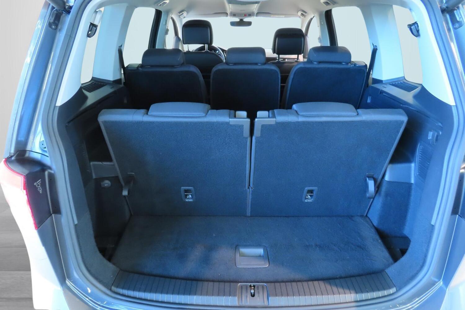 Volkswagen Touran vaihtoauto