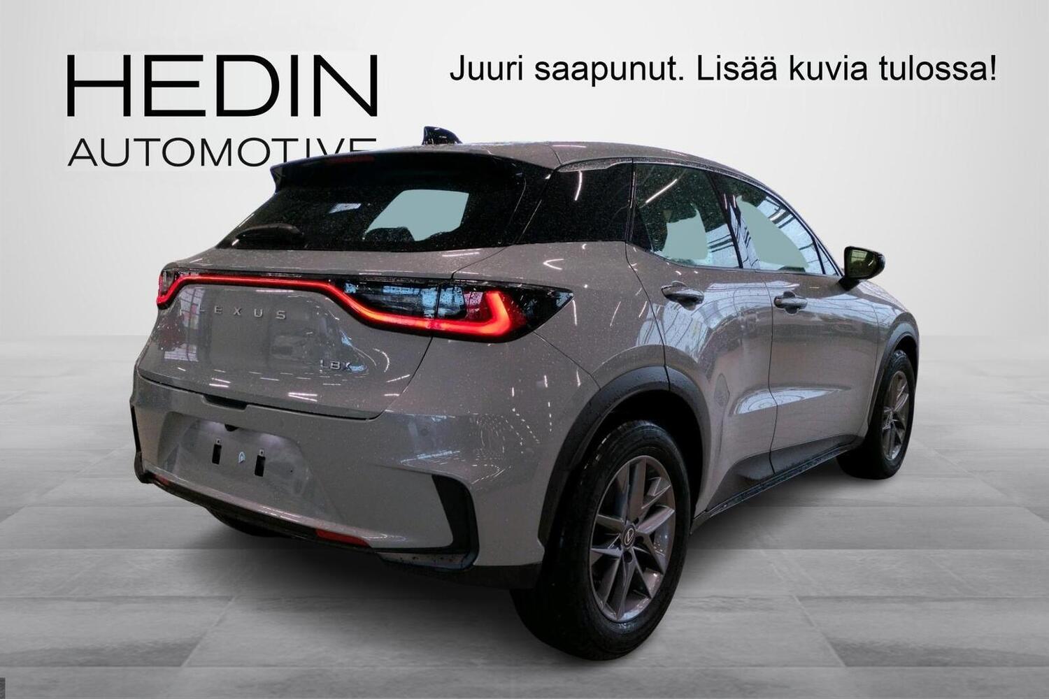 Lexus LBX vaihtoauto