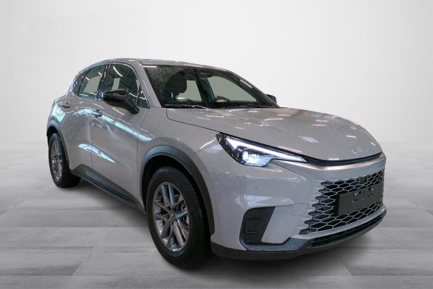 Lexus LBX vaihtoauto