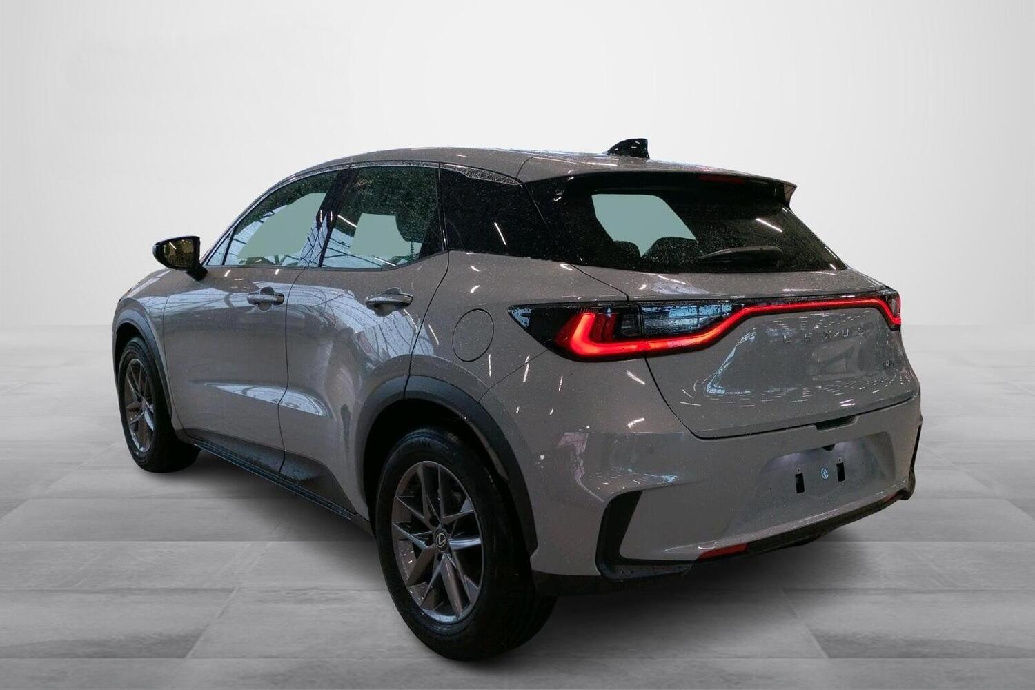 Lexus LBX vaihtoauto