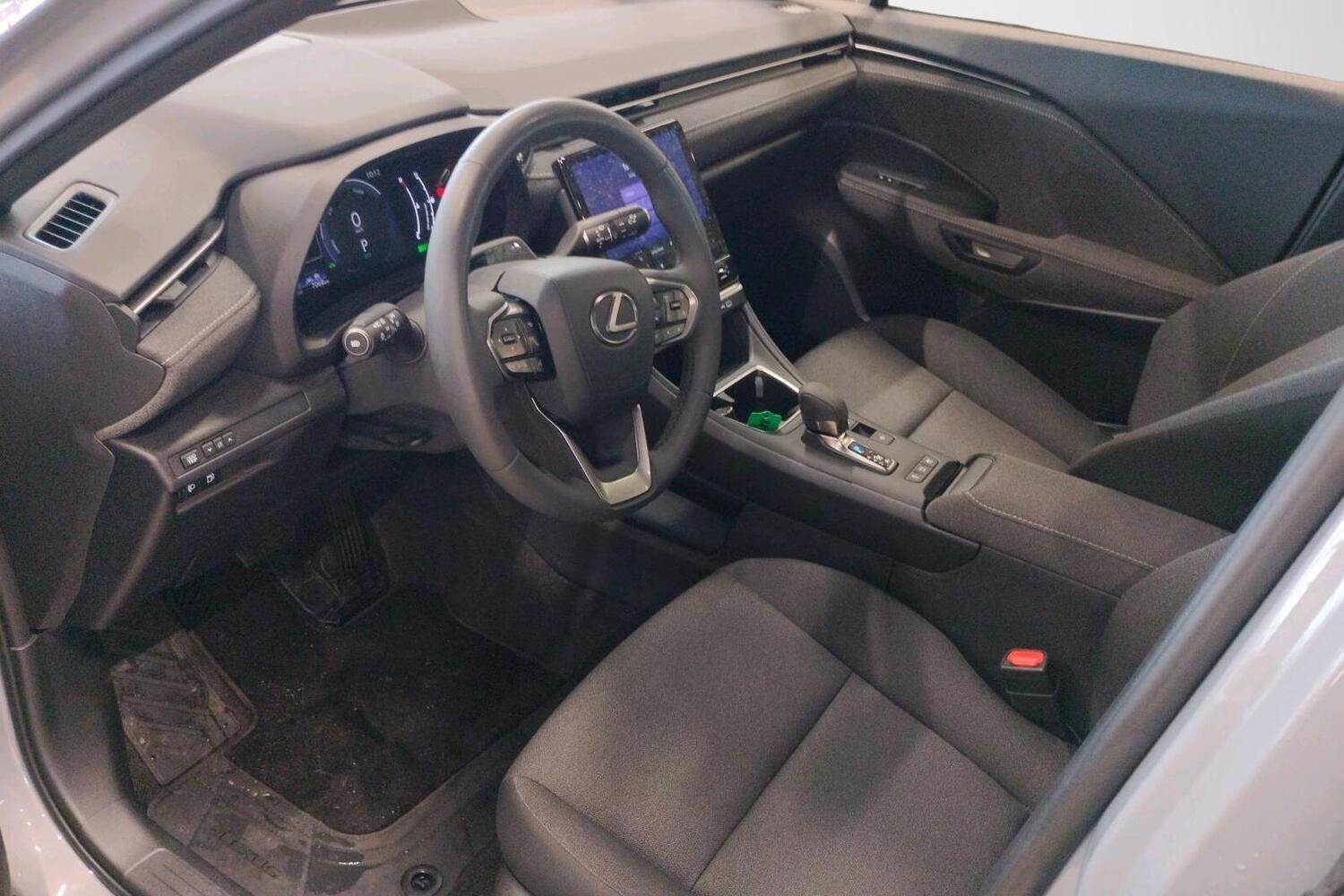 Lexus LBX vaihtoauto
