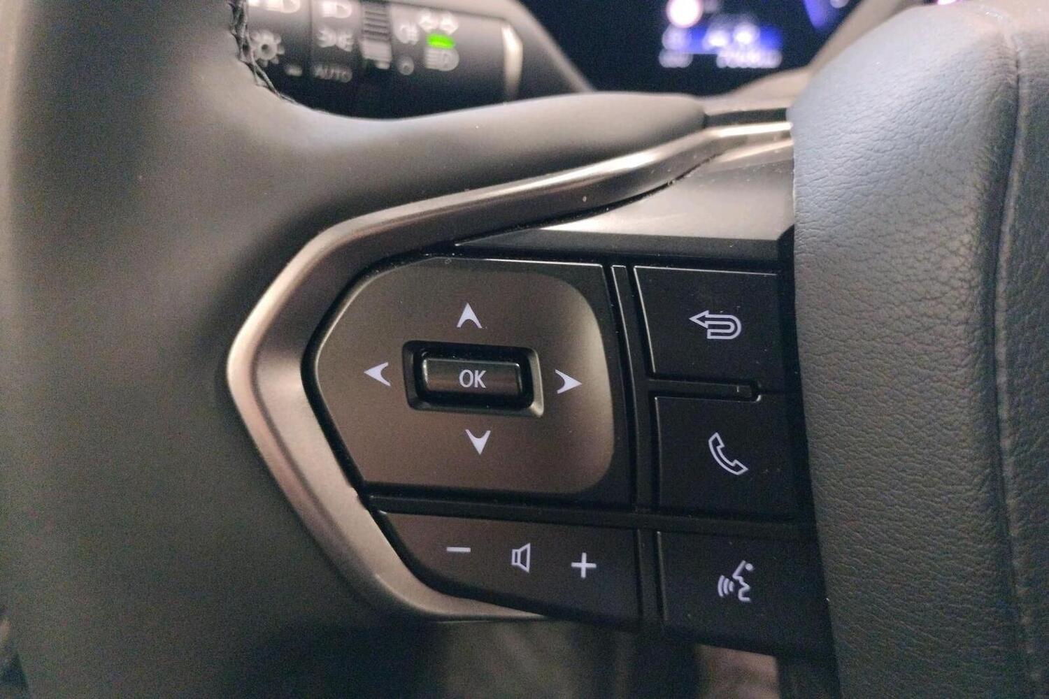 Lexus LBX vaihtoauto