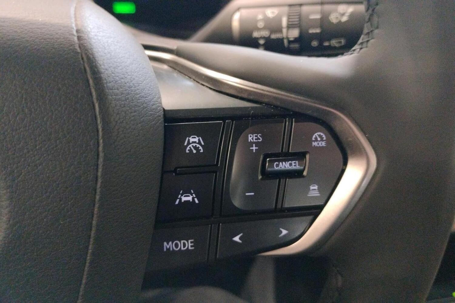 Lexus LBX vaihtoauto