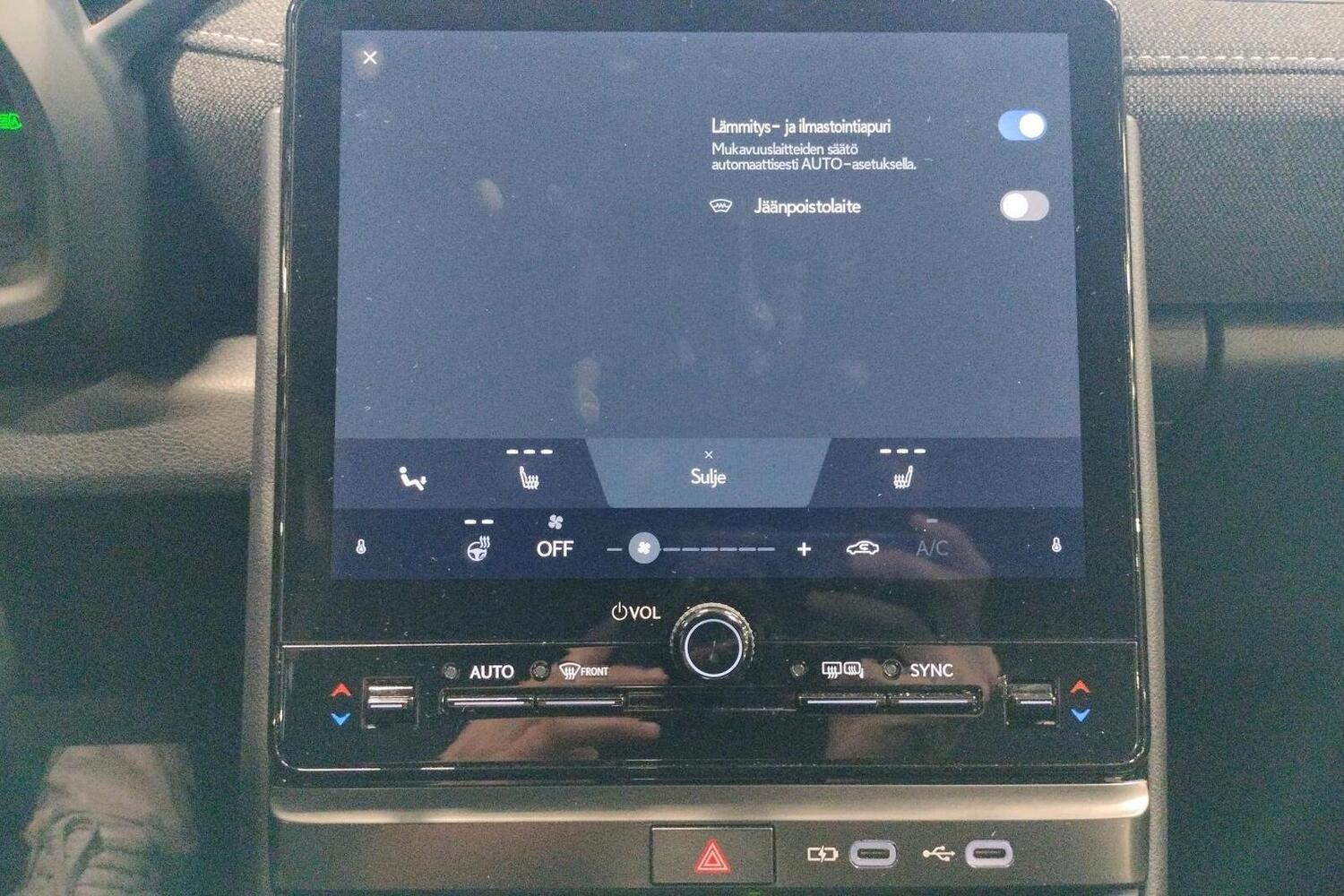 Lexus LBX vaihtoauto