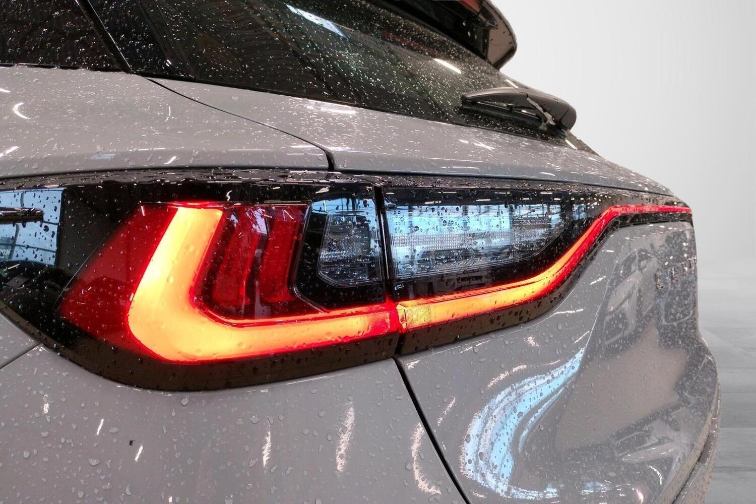 Lexus LBX vaihtoauto