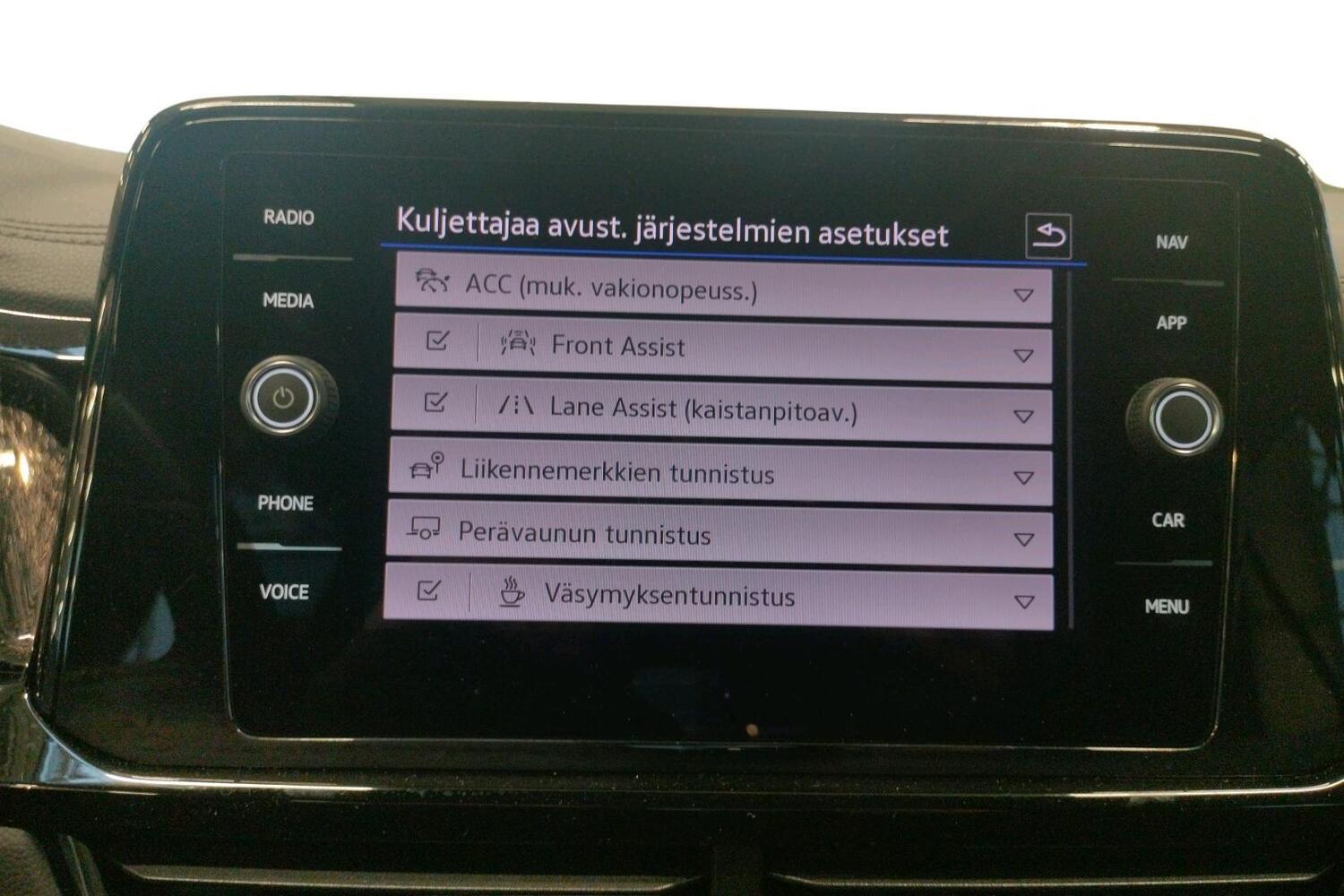 Volkswagen T-Roc vaihtoauto