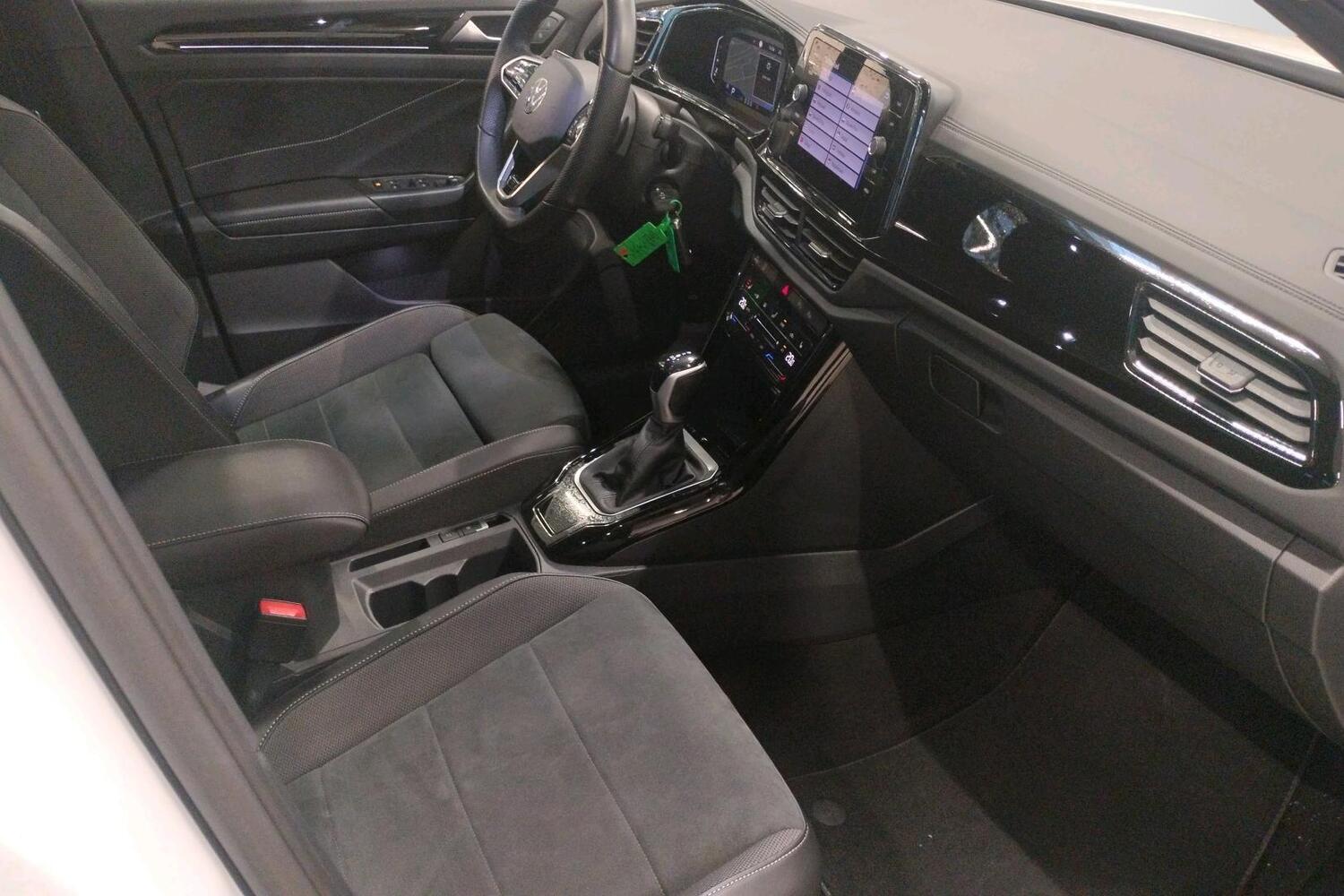 Volkswagen T-Roc vaihtoauto