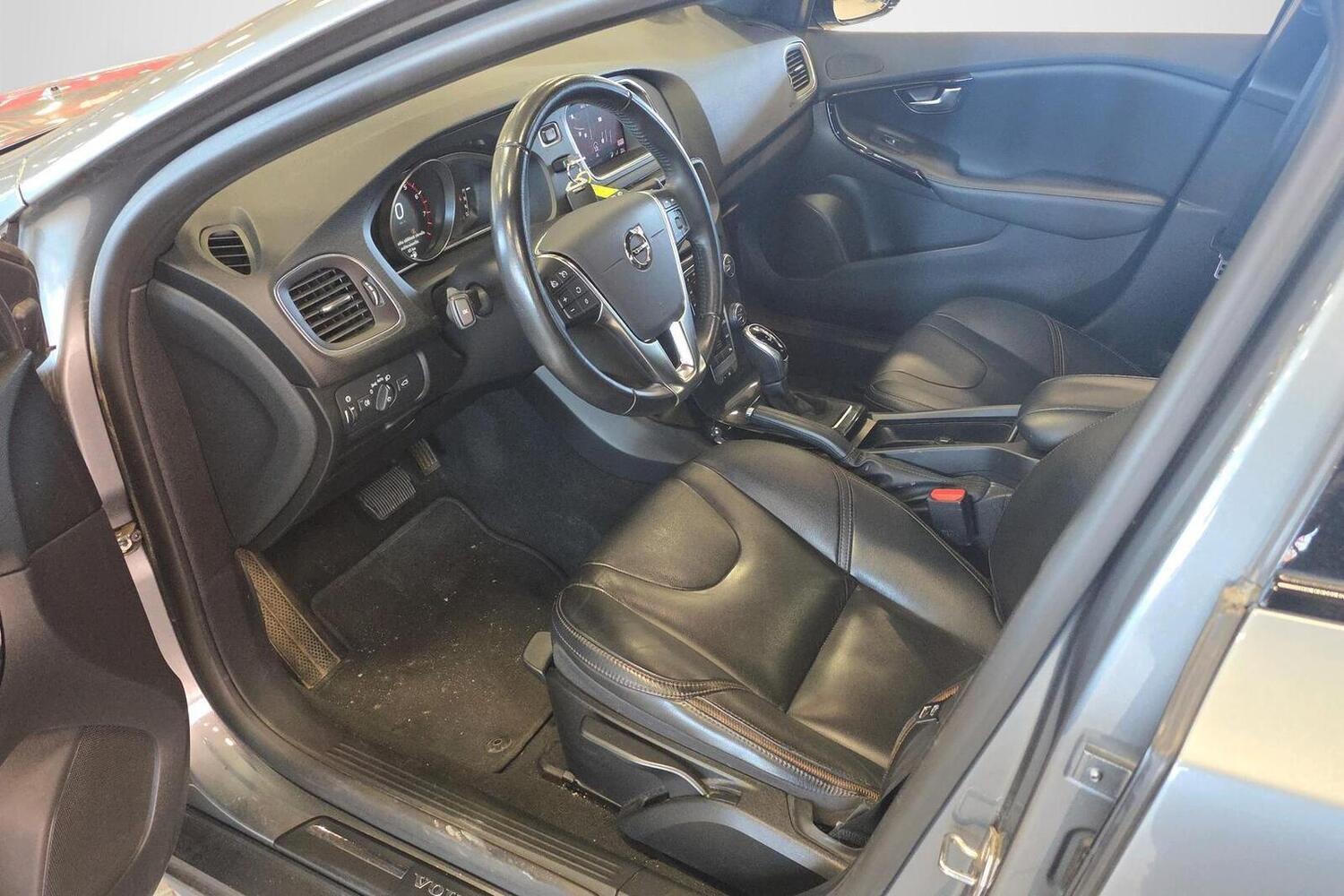 Volvo V40 Cross Country vaihtoauto