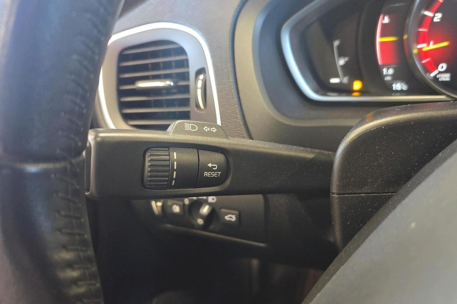 Volvo V40 Cross Country vaihtoauto