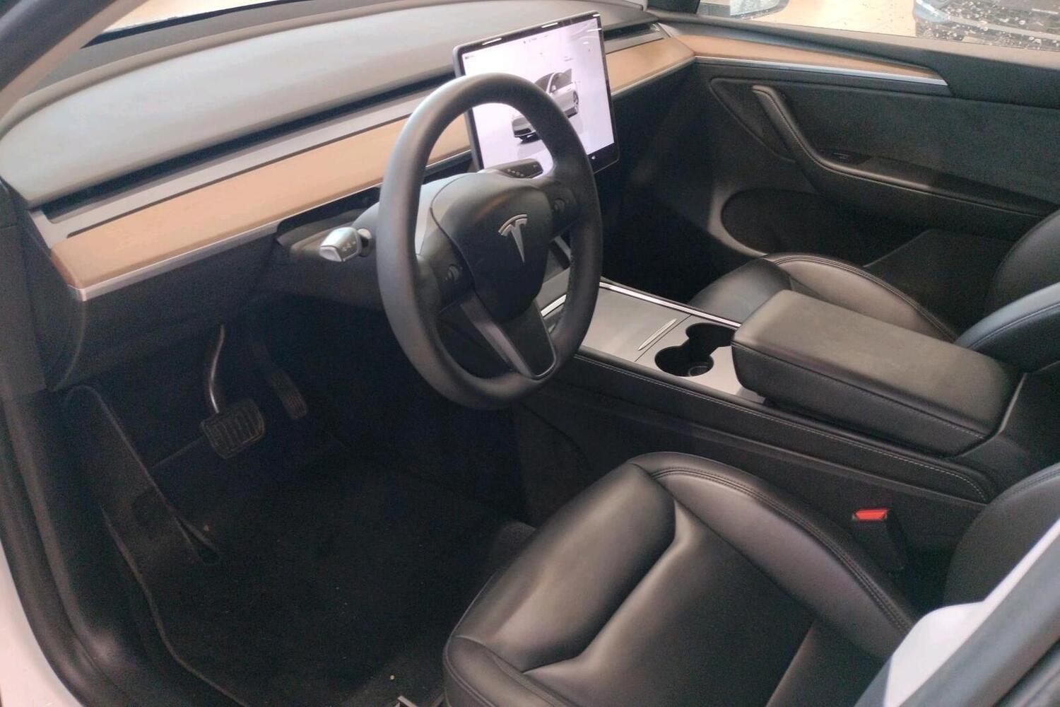 Tesla Model Y vaihtoauto