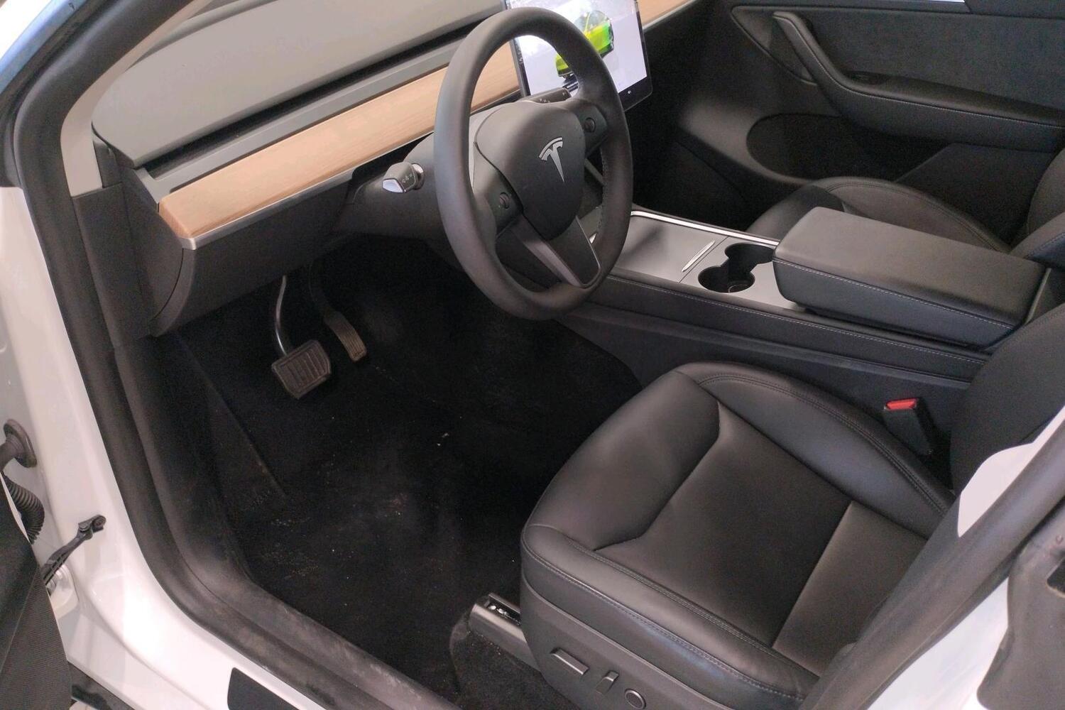 Tesla Model Y vaihtoauto