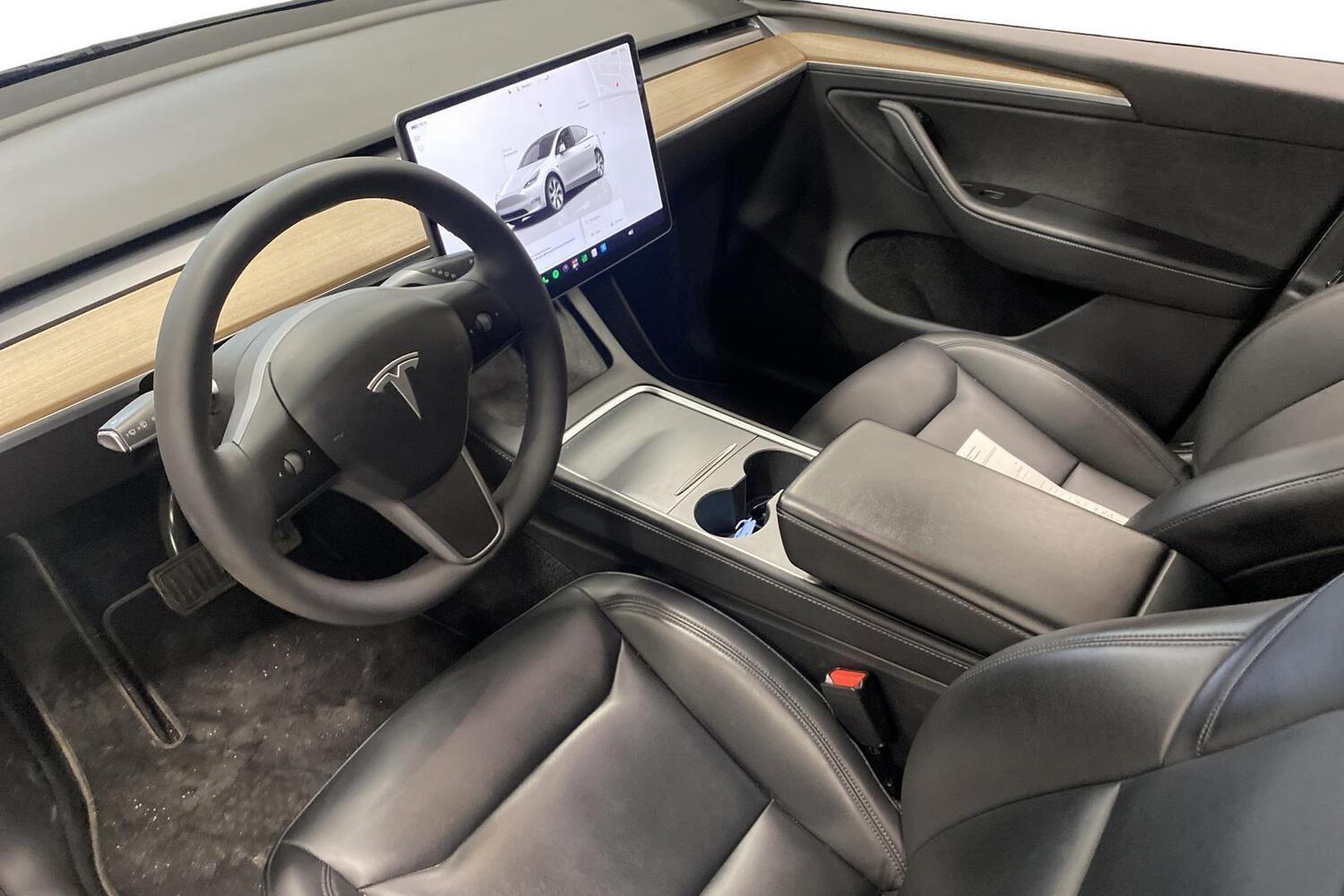 Tesla Model Y vaihtoauto
