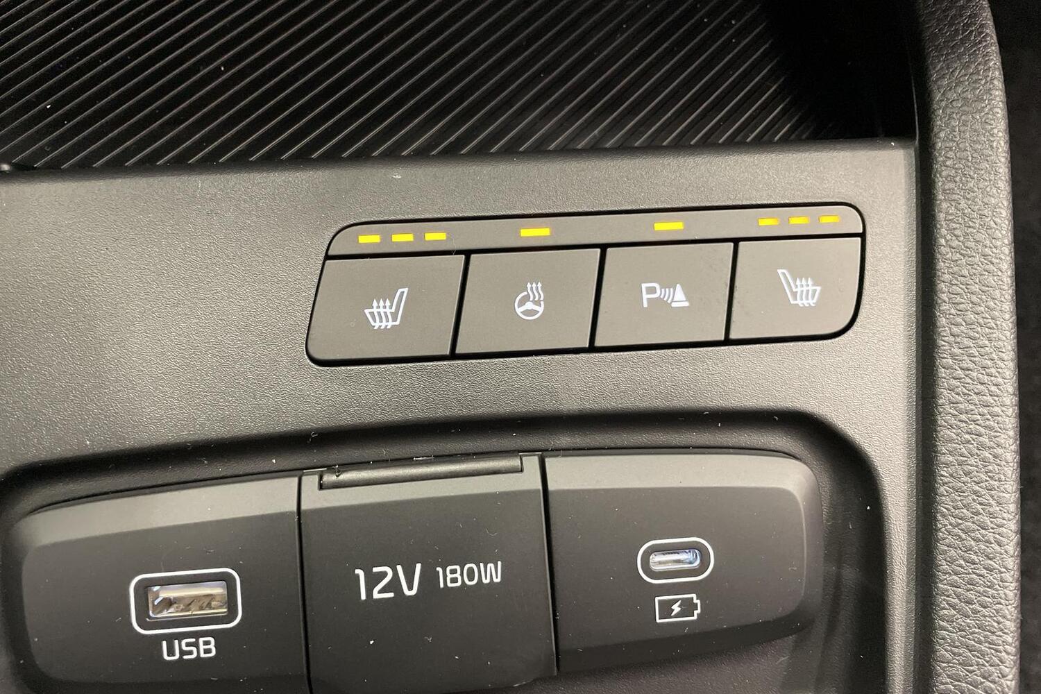 Kia Stonic vaihtoauto