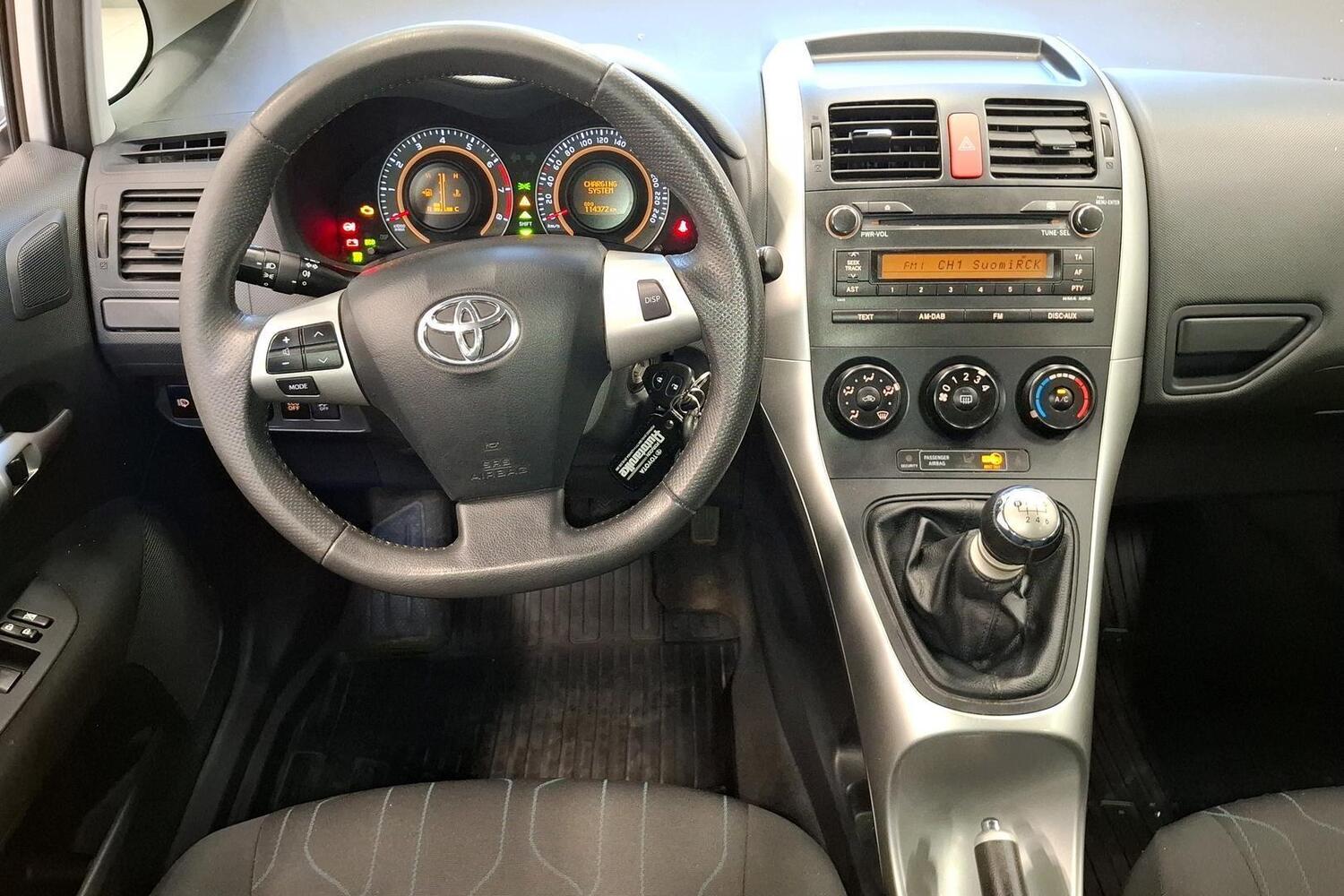 Toyota Auris vaihtoauto