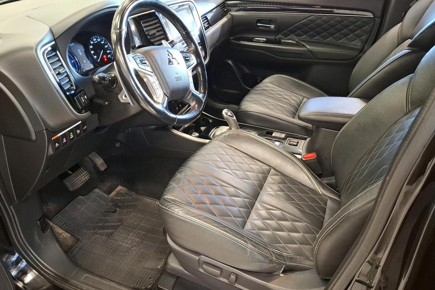 Mitsubishi Outlander PHEV vaihtoauto