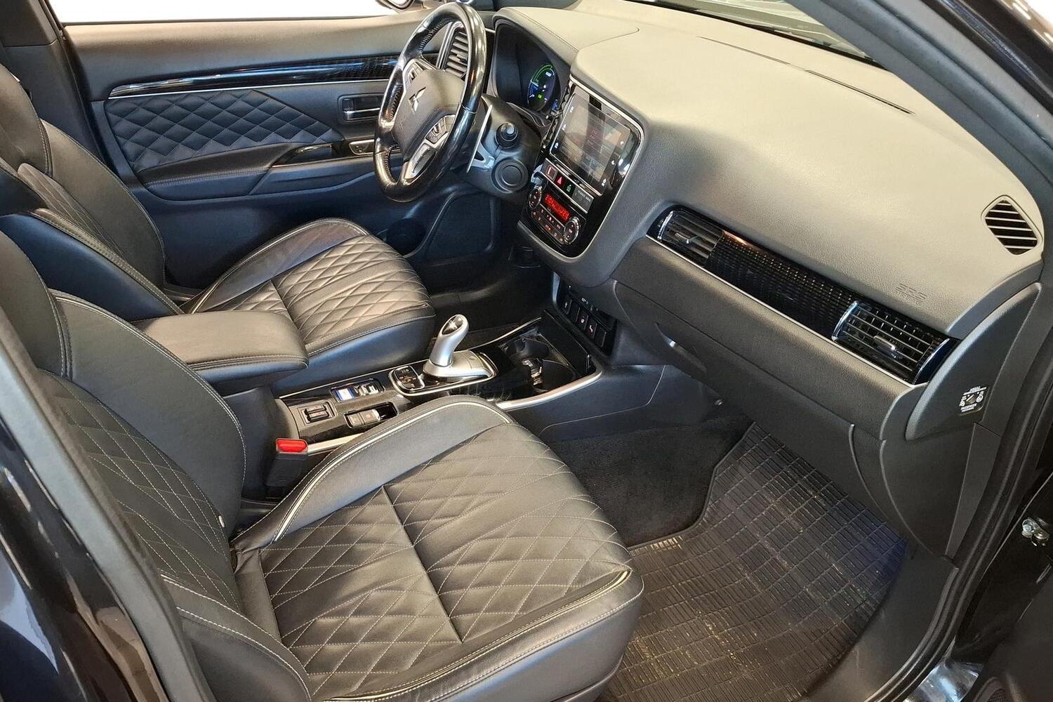 Mitsubishi Outlander PHEV vaihtoauto