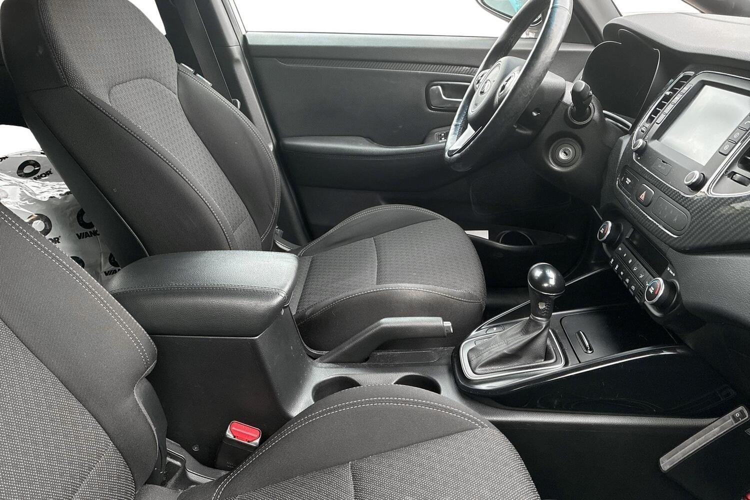 Kia Carens vaihtoauto