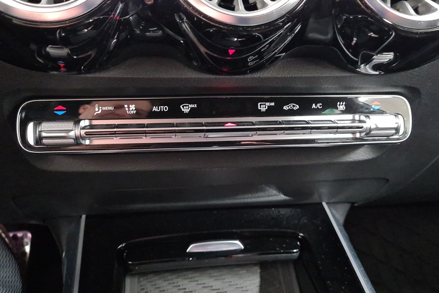 Mercedes-Benz EQB vaihtoauto