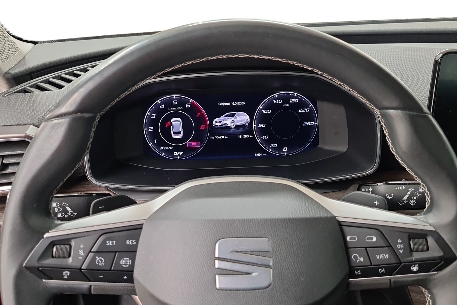 SEAT Leon Sportstourer vaihtoauto