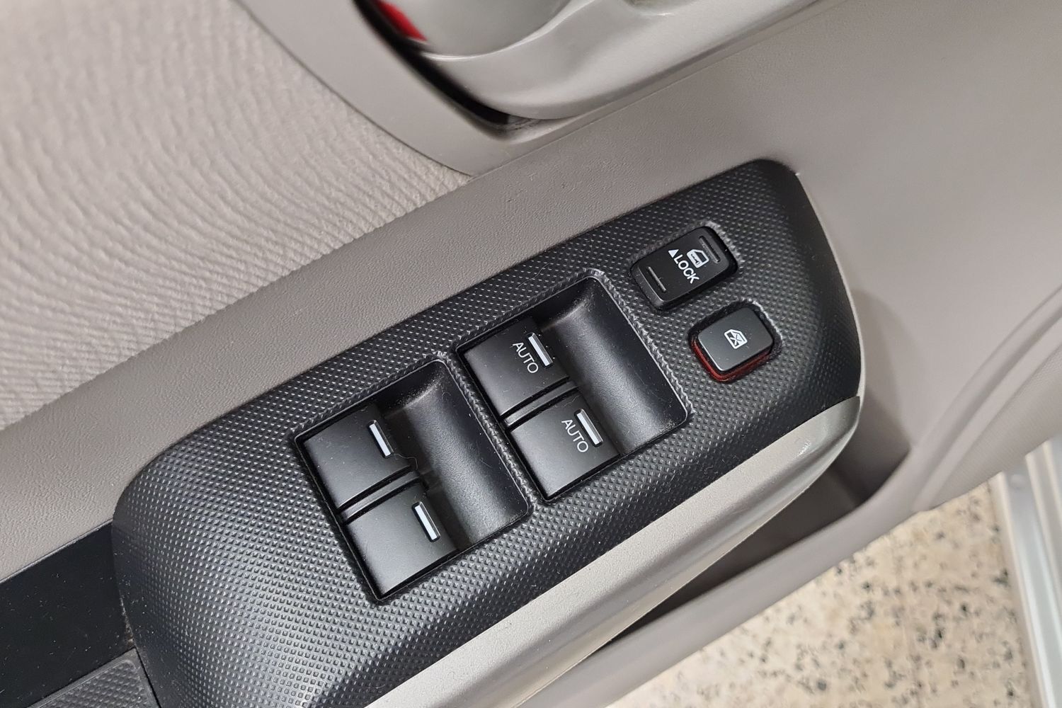 Honda Insight vaihtoauto