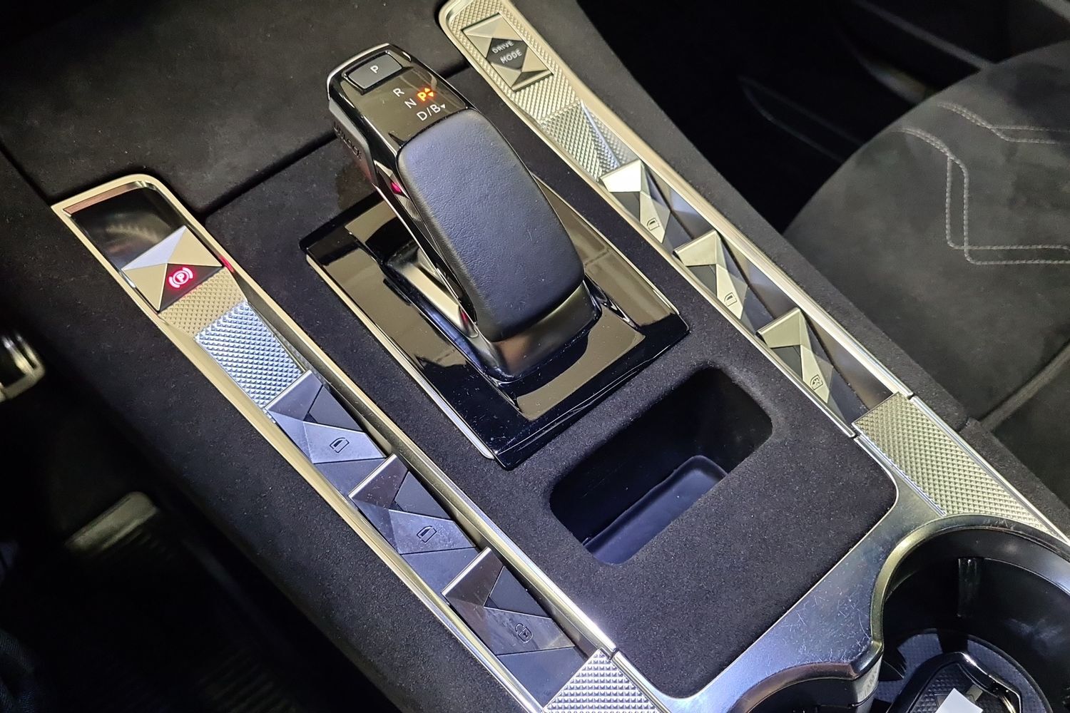 DS 7 vaihtoauto