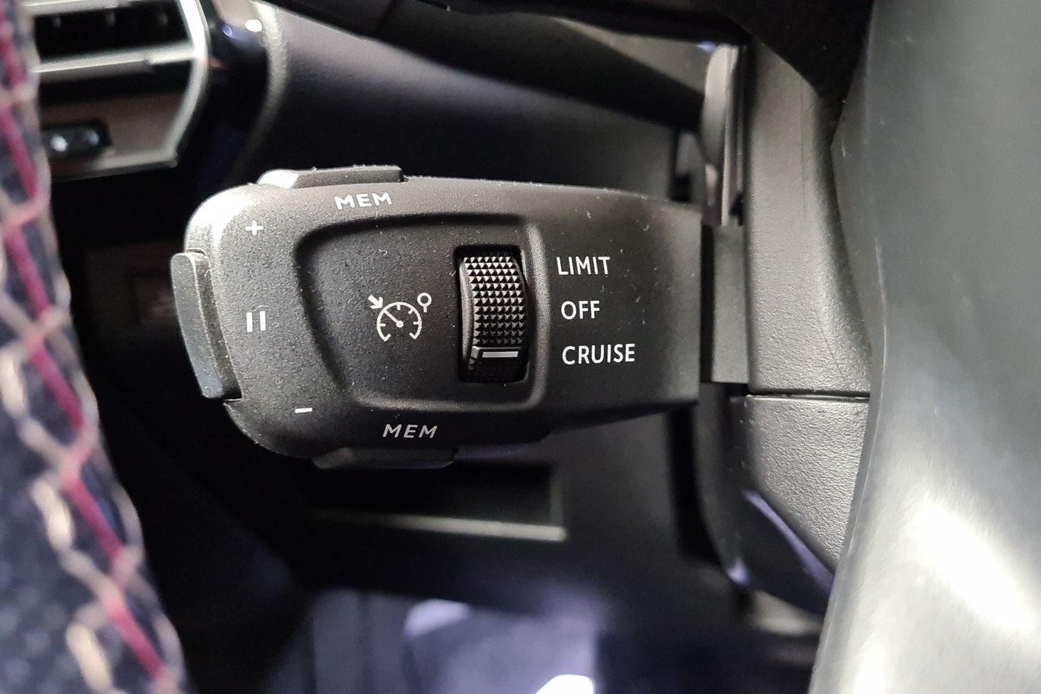 DS 7 vaihtoauto