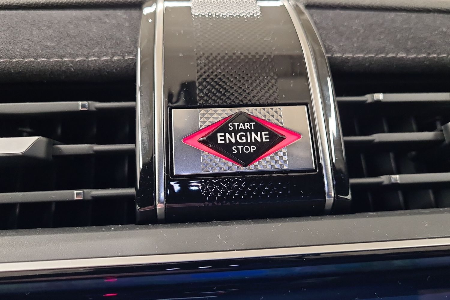 DS 7 vaihtoauto