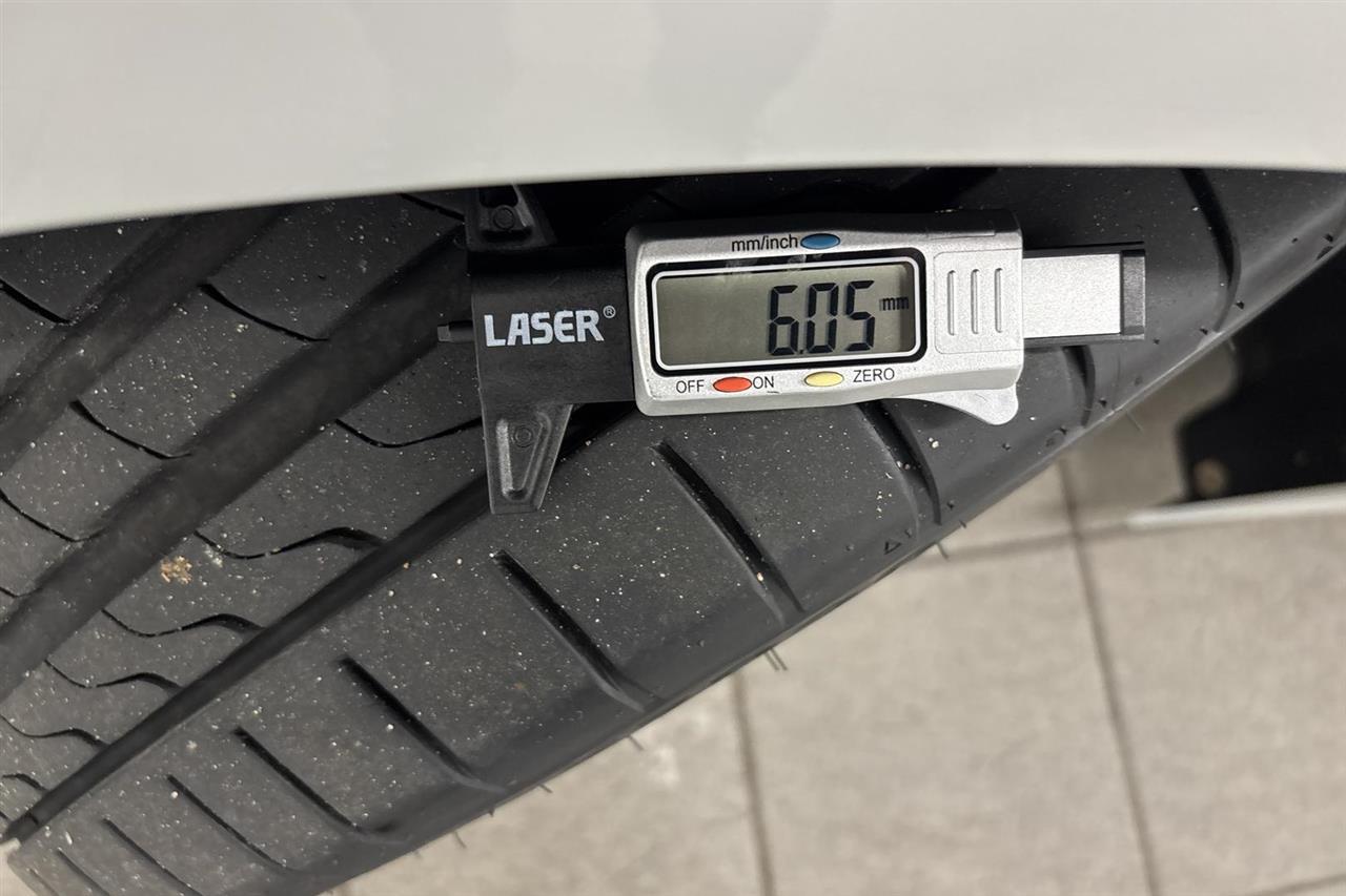 BMW i8 vaihtoauto