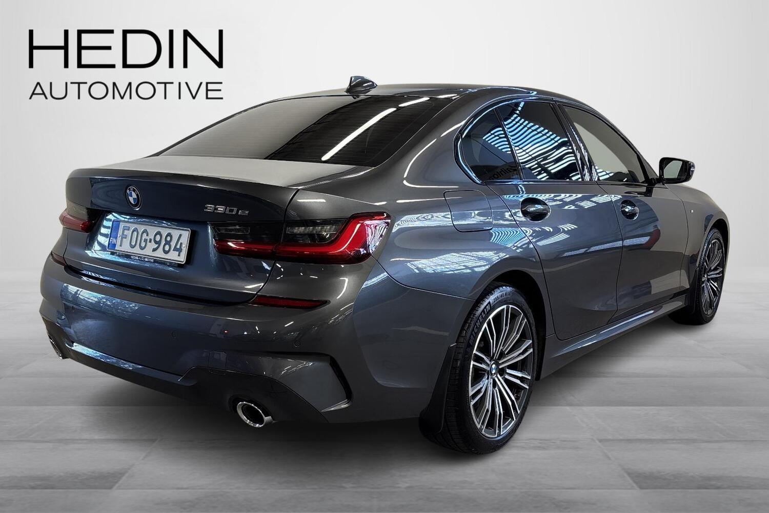 BMW 330 vaihtoauto