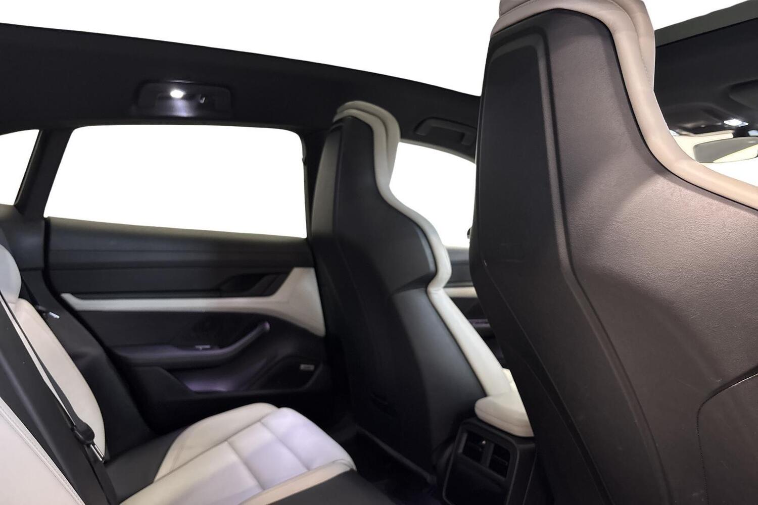 Porsche Taycan vaihtoauto