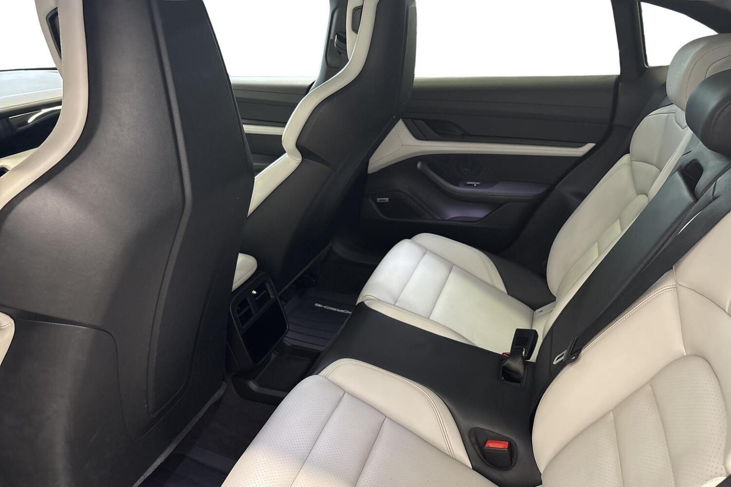 Porsche Taycan vaihtoauto
