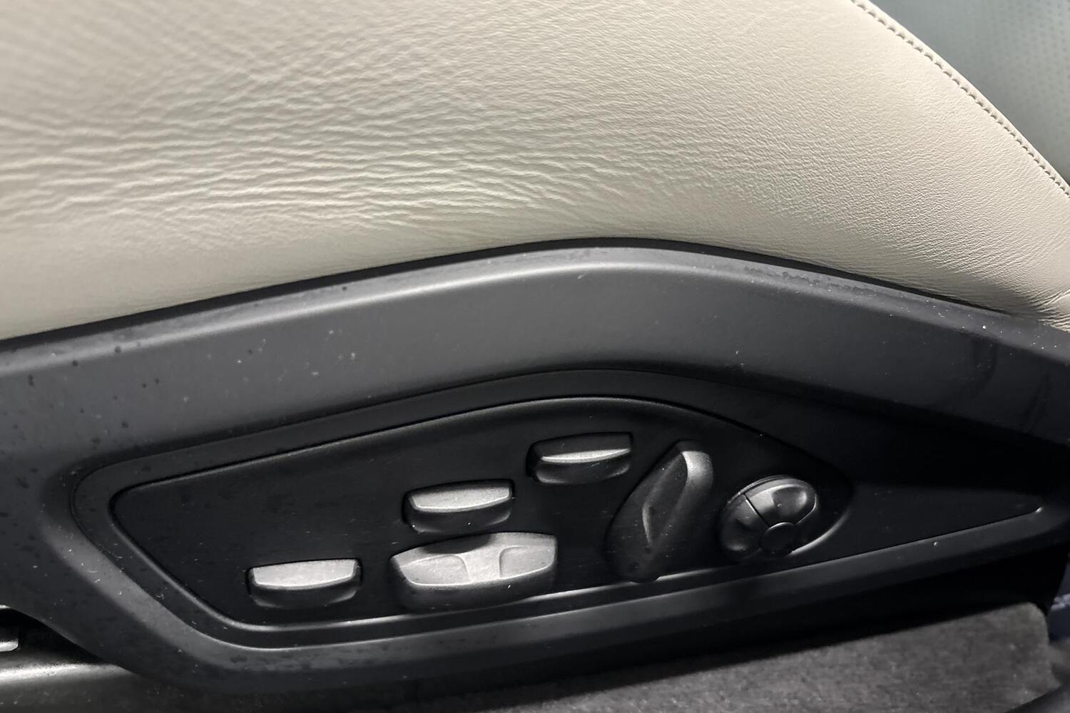 Porsche Taycan vaihtoauto