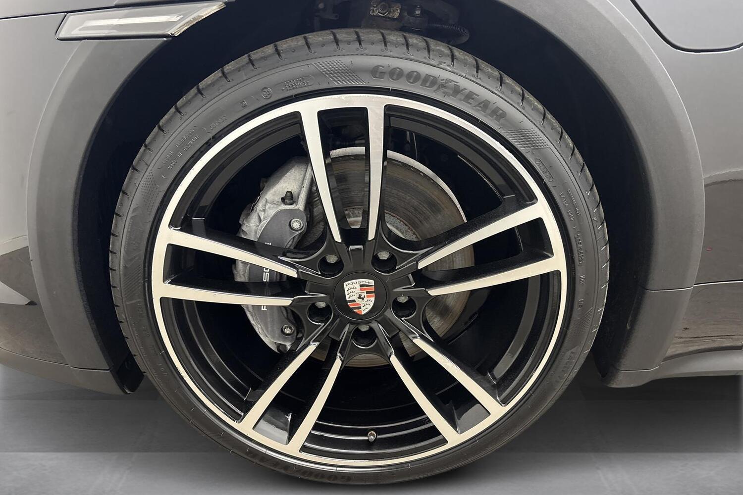 Porsche Taycan vaihtoauto