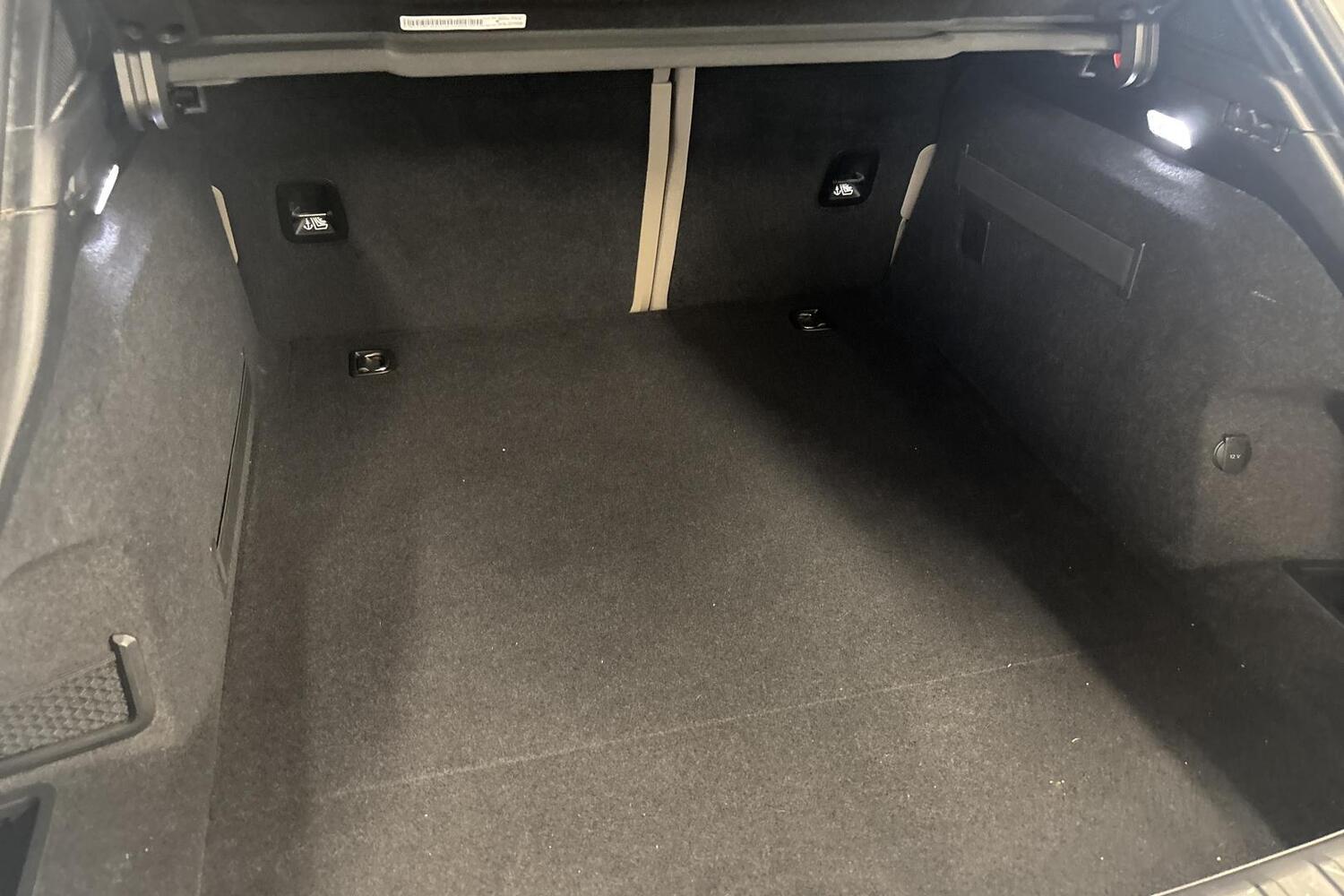 Porsche Taycan vaihtoauto