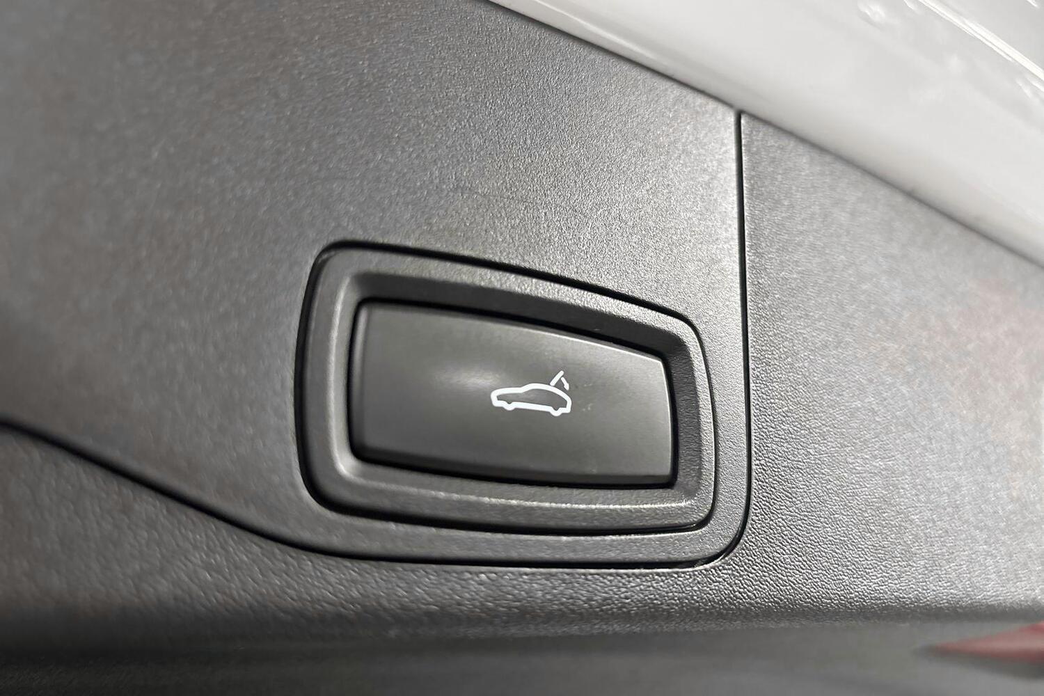 Porsche Taycan vaihtoauto