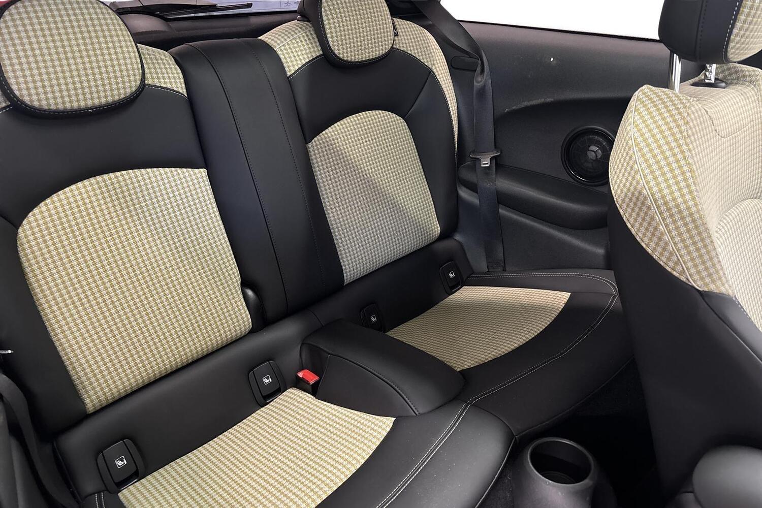 Mini Hatchback vaihtoauto