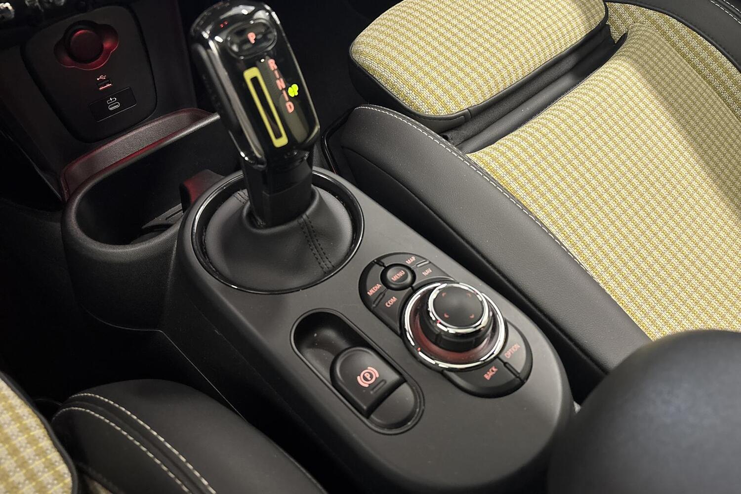 Mini Hatchback vaihtoauto
