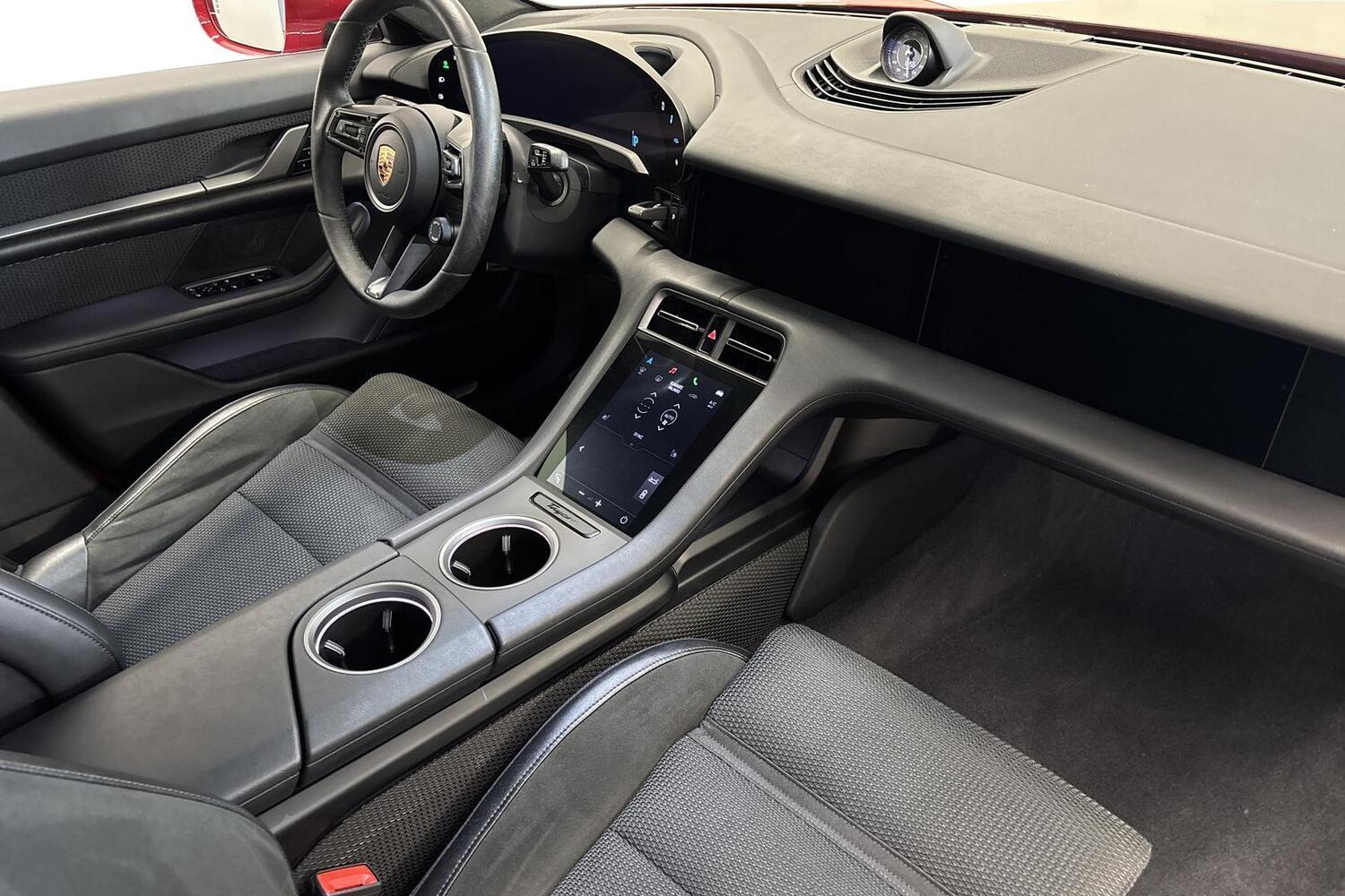 Porsche Taycan vaihtoauto