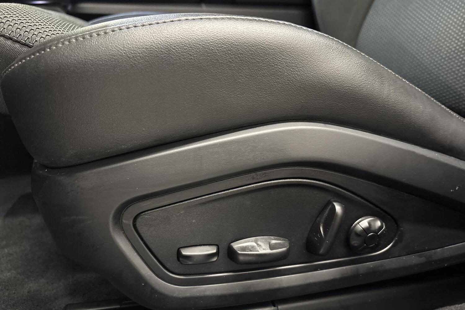 Porsche Taycan vaihtoauto