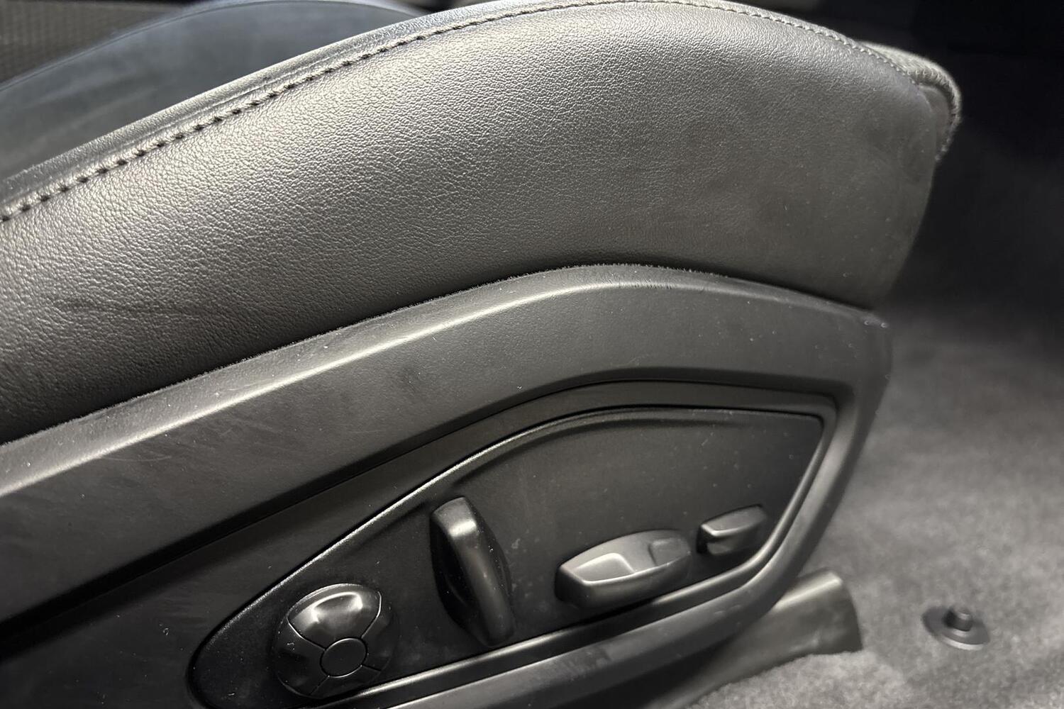 Porsche Taycan vaihtoauto