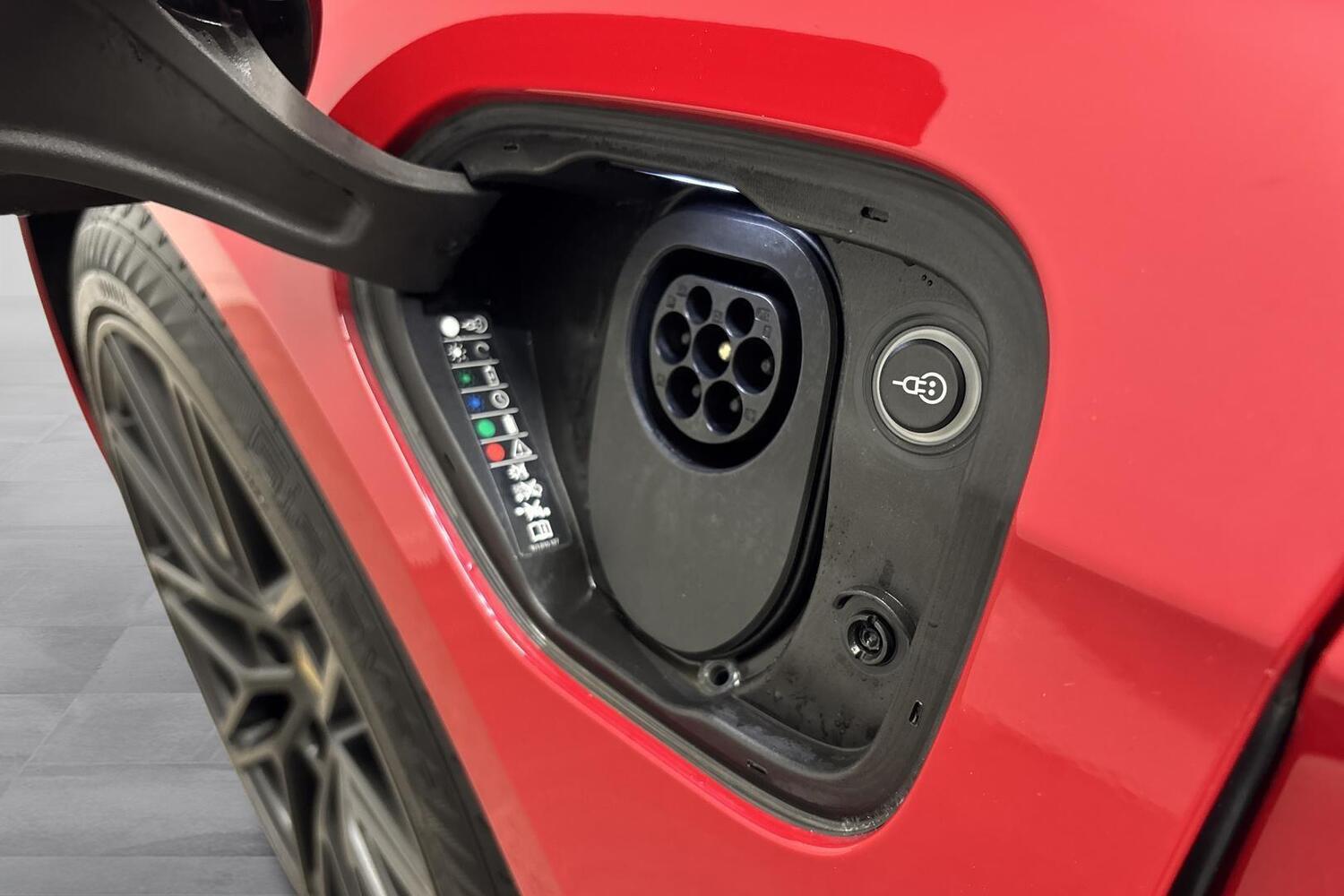 Porsche Taycan vaihtoauto
