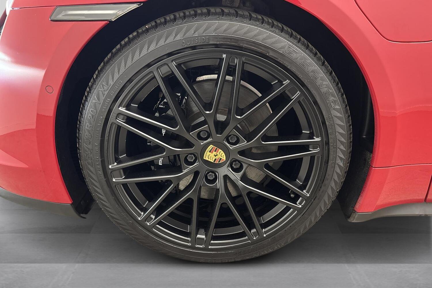 Porsche Taycan vaihtoauto